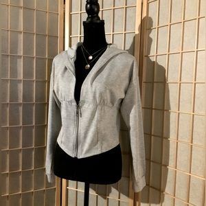 Willow - Gray  cropped hooded jacket with a front zipper.  Sz m